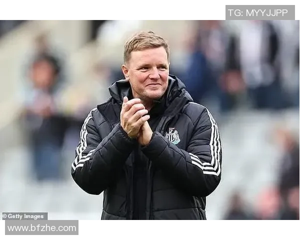 恶作剧足球明星化身老头挑战年轻球员引发热议