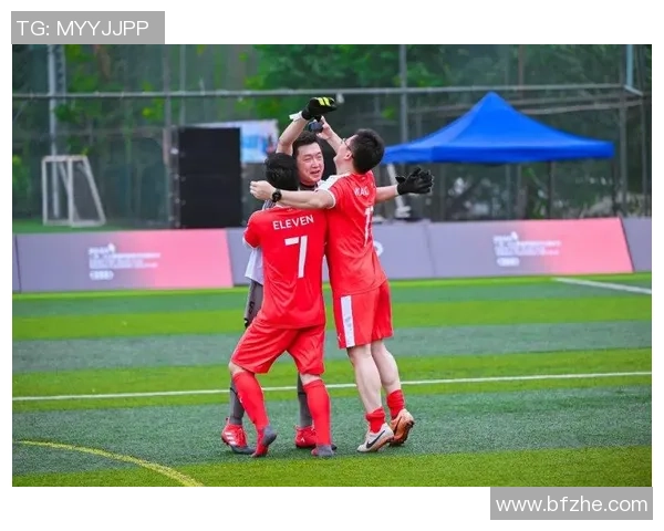 杨芳专访：从绿茵场到人生舞台的足球旅程回顾与展望