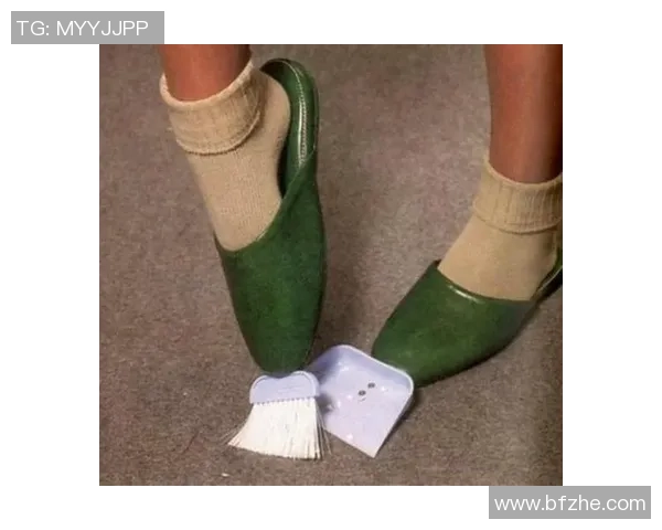 足球明星卡通立牌图片展示与创意设计的完美结合让球迷爱不释手